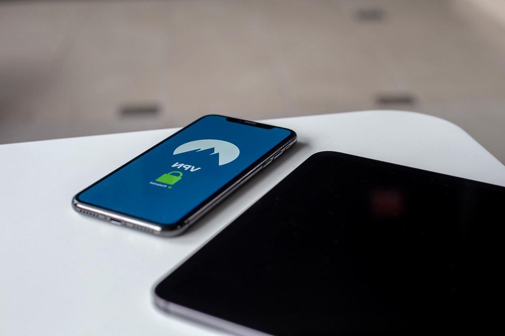 Privacy tools on a mobile device